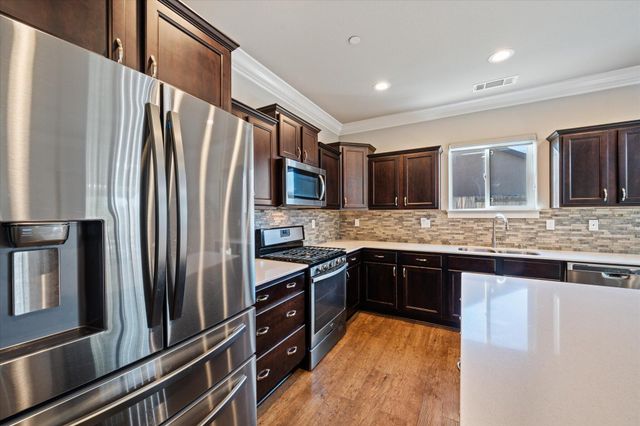 20280 Ballentine Drive, Anderson, CA 96007