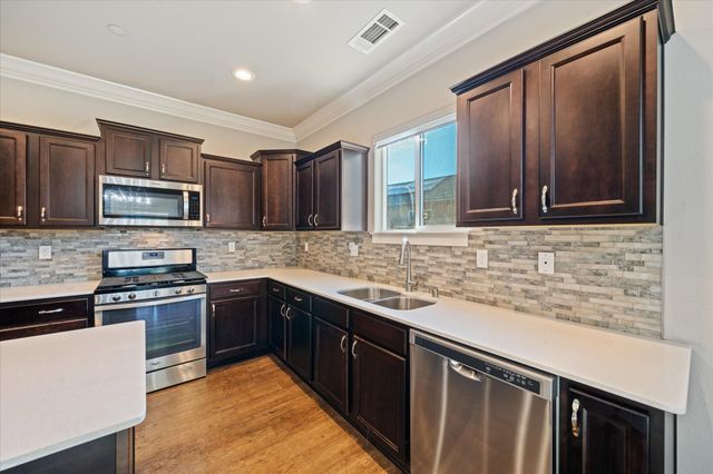 20280 Ballentine Drive, Anderson, CA 96007