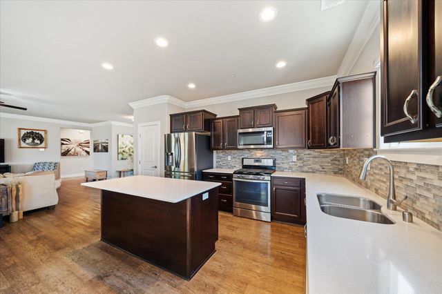 20280 Ballentine Drive, Anderson, CA 96007