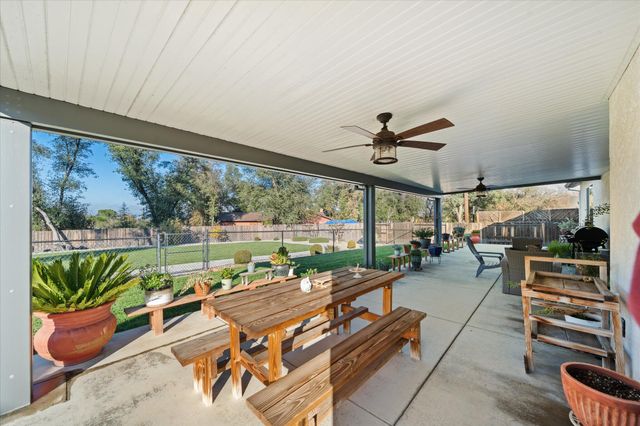 20280 Ballentine Drive, Anderson, CA 96007