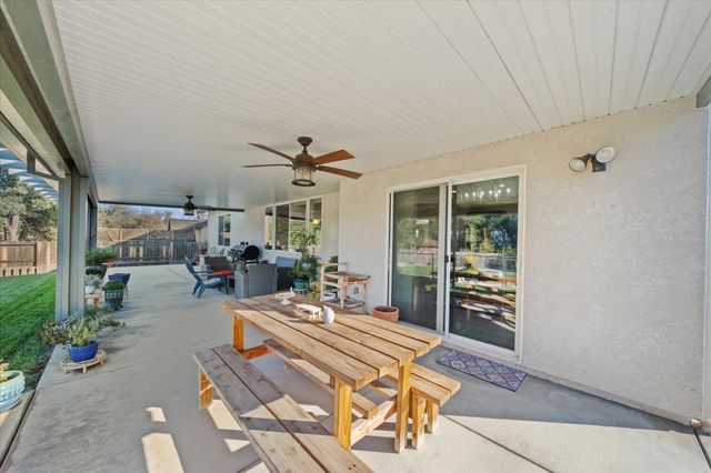 20280 Ballentine Drive, Anderson, CA 96007