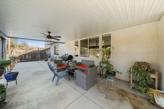 20280 Ballentine Drive, Anderson, CA 96007