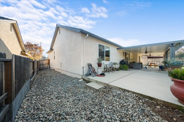 20280 Ballentine Drive, Anderson, CA 96007