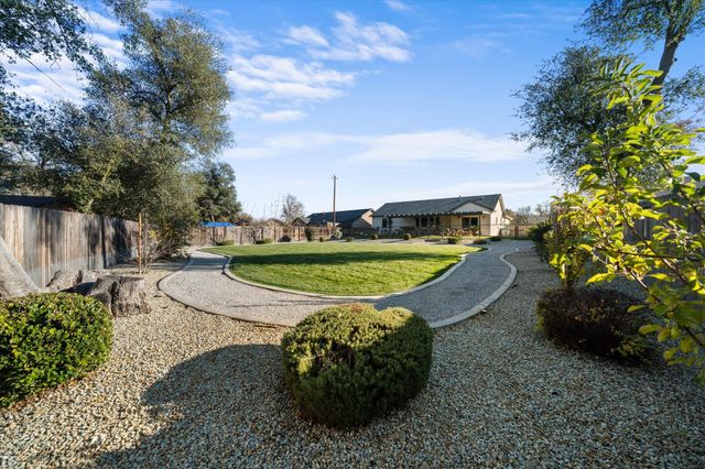 20280 Ballentine Drive, Anderson, CA 96007