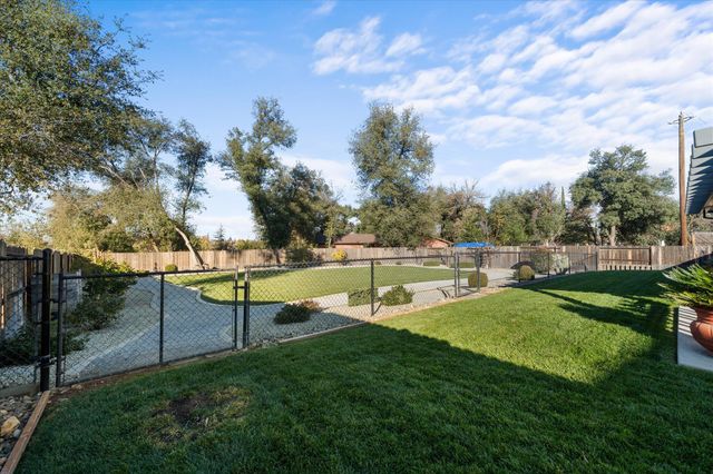 20280 Ballentine Drive, Anderson, CA 96007