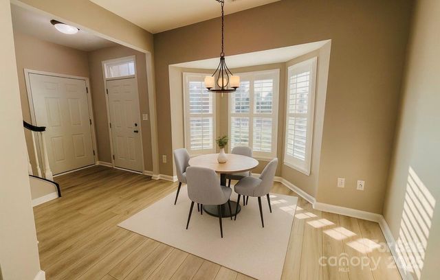 318 Shingleoak Drive, Lake Wylie, SC 29710