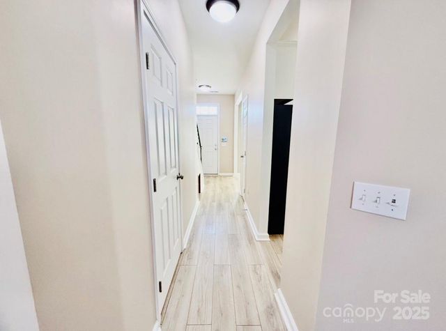 318 Shingleoak Drive, Lake Wylie, SC 29710