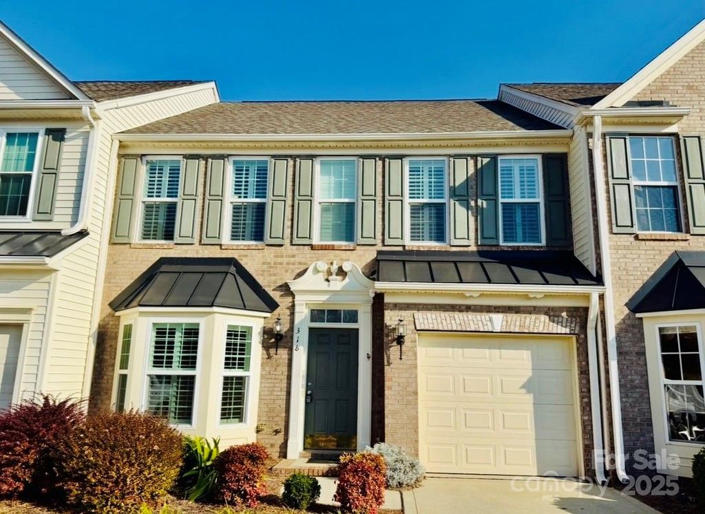 318 Shingleoak Drive, Lake Wylie, SC 29710