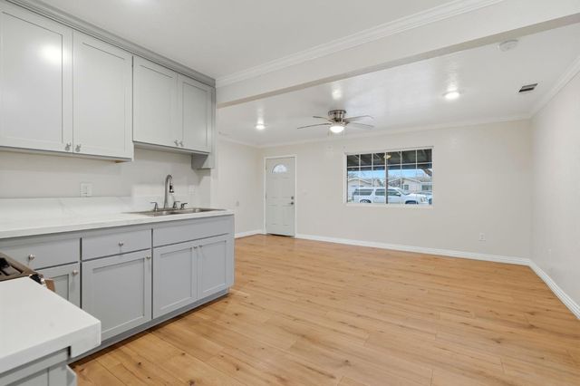 8651 E Khan Street, Selma, CA 93662