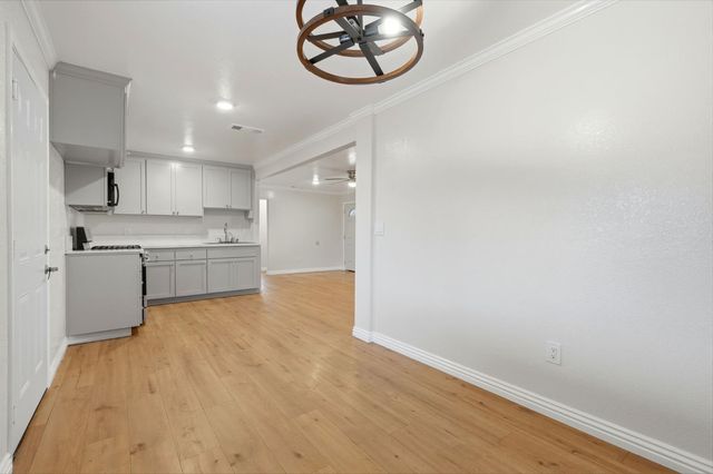 8651 E Khan Street, Selma, CA 93662