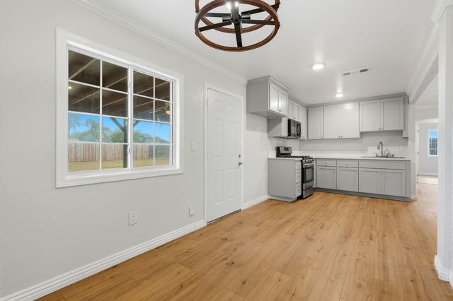 8651 E Khan Street, Selma, CA 93662