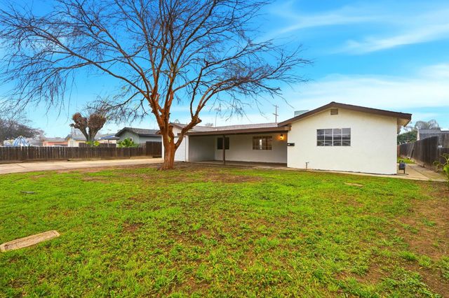 8651 E Khan Street, Selma, CA 93662