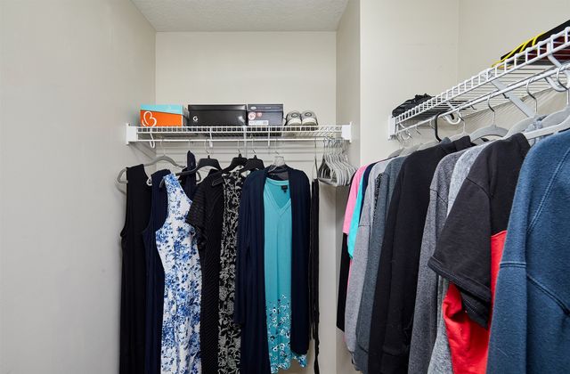 1209 S 52nd Street 1104, West Des Moines, IA 50265