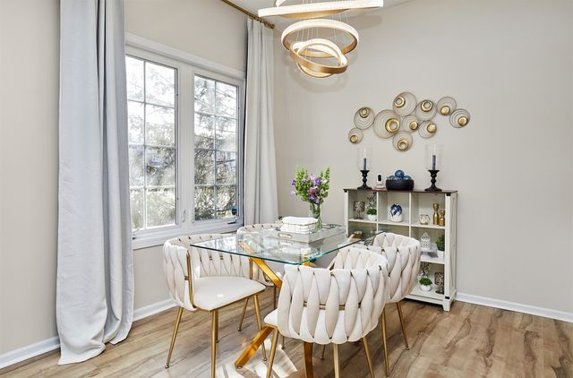 1209 S 52nd Street 1104, West Des Moines, IA 50265