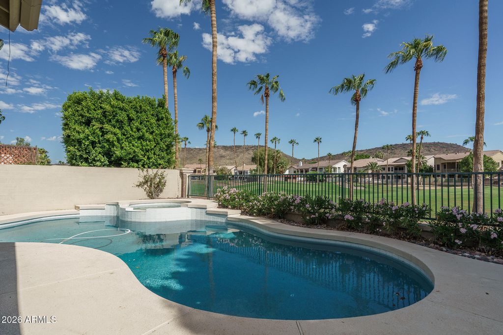 5859 W DEL LAGO Circle, Glendale, AZ 85308 — exterior