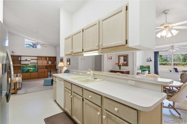 2 Fairwoods Court, Homosassa, FL 34446