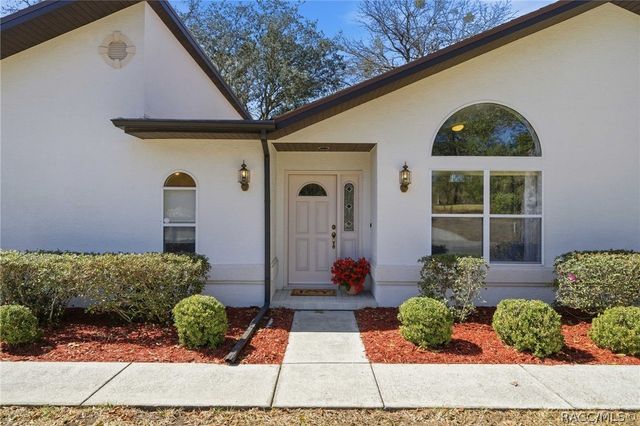 2 Fairwoods Court, Homosassa, FL 34446