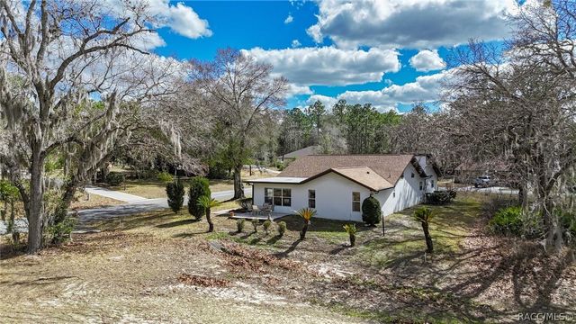 2 Fairwoods Court, Homosassa, FL 34446