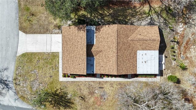 2 Fairwoods Court, Homosassa, FL 34446