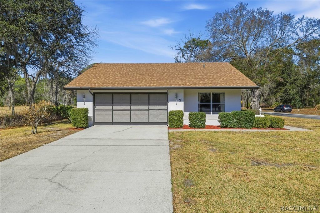 2 Fairwoods Court, Homosassa, FL 34446