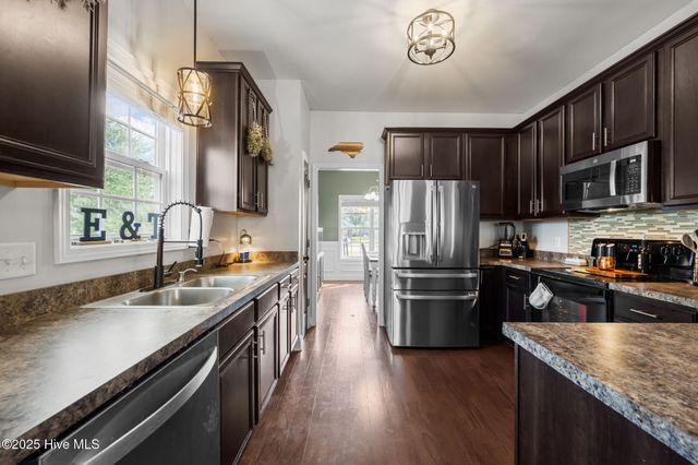 228 Maidstone Drive, Richlands, NC 28574