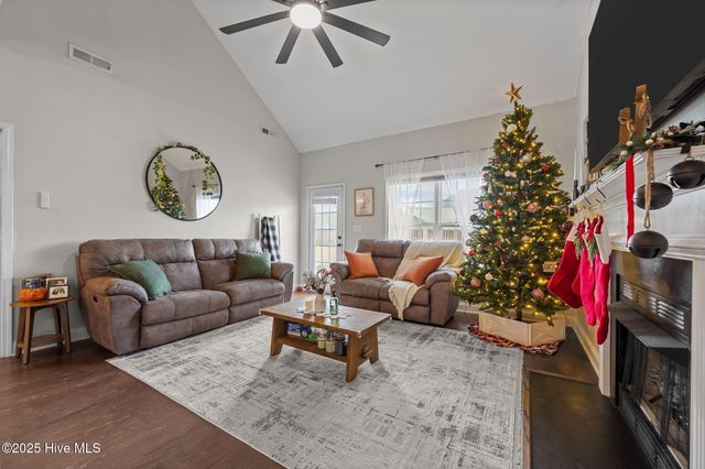 228 Maidstone Drive, Richlands, NC 28574