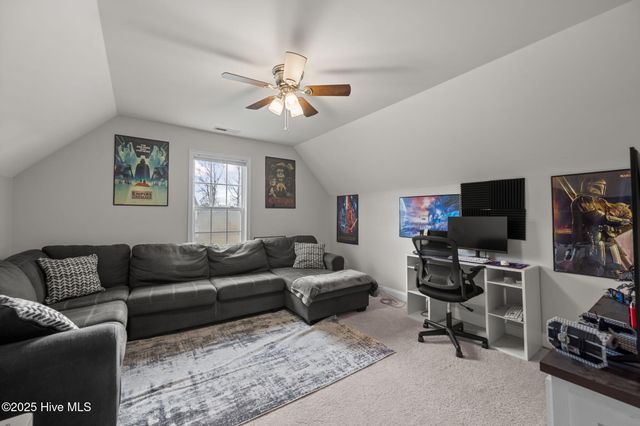 228 Maidstone Drive, Richlands, NC 28574