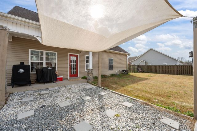 228 Maidstone Drive, Richlands, NC 28574