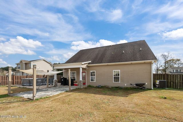 228 Maidstone Drive, Richlands, NC 28574