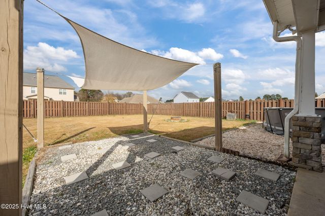 228 Maidstone Drive, Richlands, NC 28574