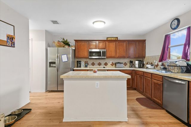 6725 Prairie Fire Road, Arlington, TX 76002