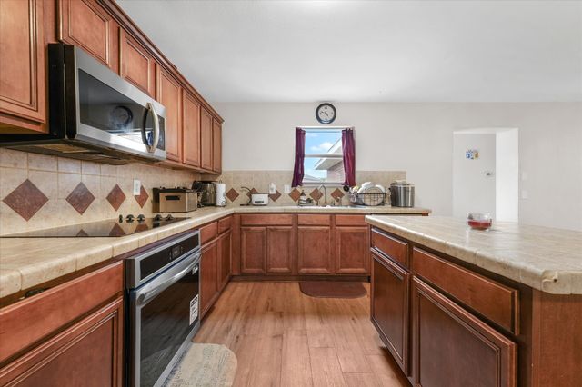 6725 Prairie Fire Road, Arlington, TX 76002