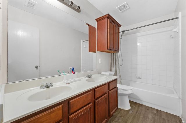 6725 Prairie Fire Road, Arlington, TX 76002