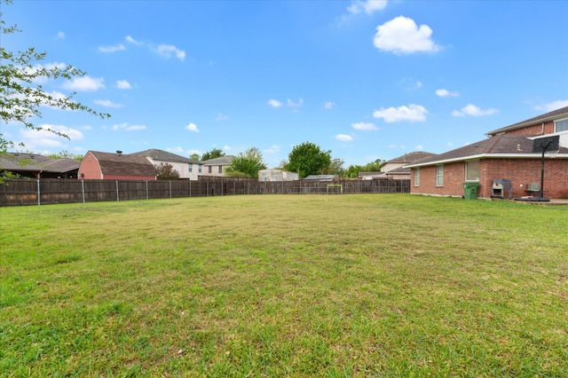 6725 Prairie Fire Road, Arlington, TX 76002