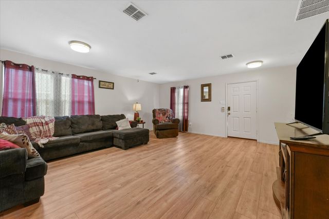 6725 Prairie Fire Road, Arlington, TX 76002