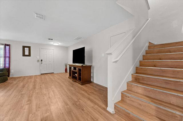 6725 Prairie Fire Road, Arlington, TX 76002