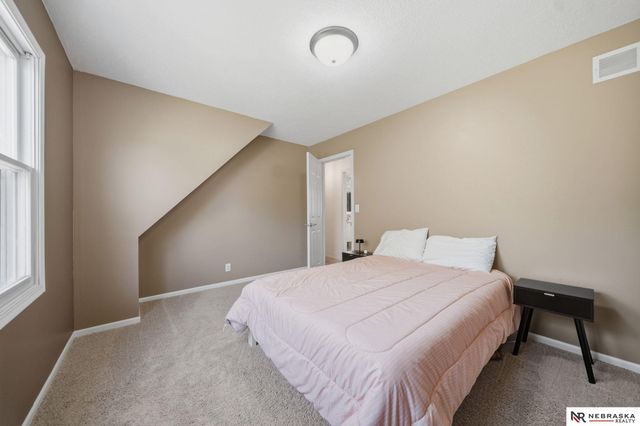 5439 S 32nd Street, Lincoln, NE 68516