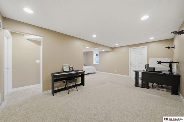 5439 S 32nd Street, Lincoln, NE 68516