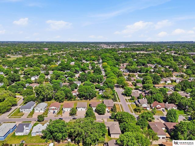 5439 S 32nd Street, Lincoln, NE 68516