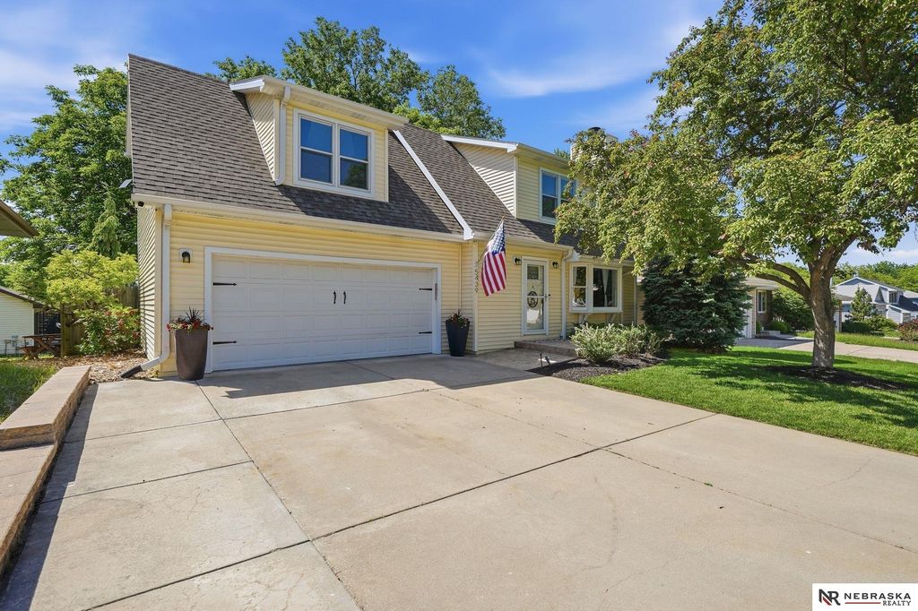 5439 S 32nd Street, Lincoln, NE 68516