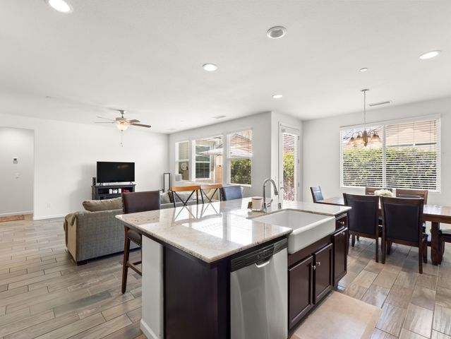 2459 Lombard Lane, Clovis, CA 93611