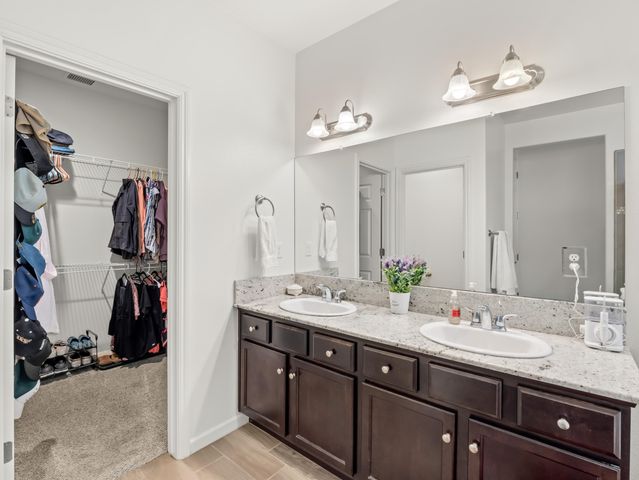 2459 Lombard Lane, Clovis, CA 93611
