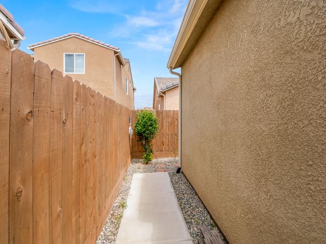 2459 Lombard Lane, Clovis, CA 93611