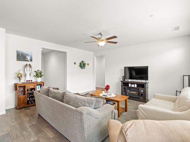 2459 Lombard Lane, Clovis, CA 93611