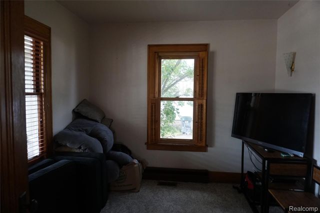 2008 University Avenue, Flint, MI 48504