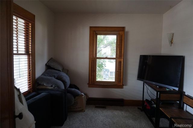 2008 University Avenue, Flint, MI 48504