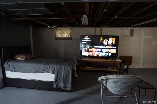 2008 University Avenue, Flint, MI 48504