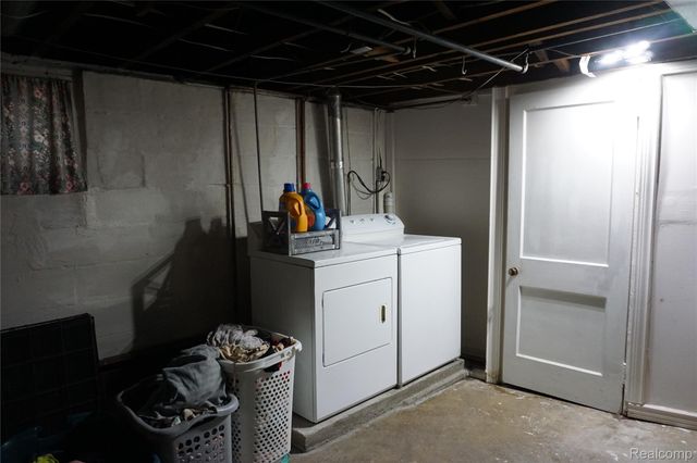 2008 University Avenue, Flint, MI 48504