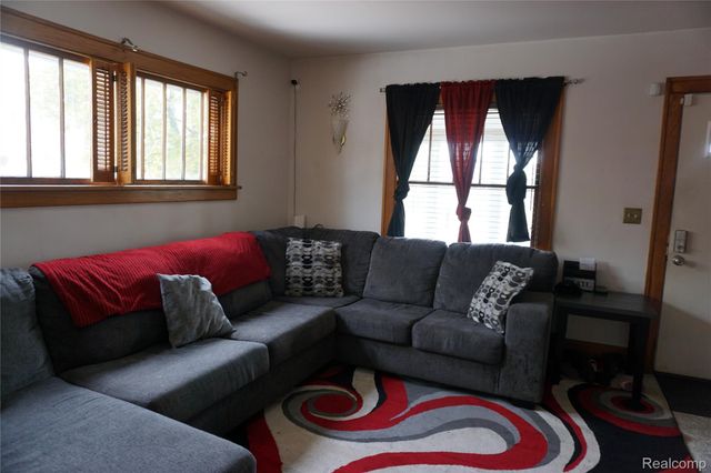 2008 University Avenue, Flint, MI 48504