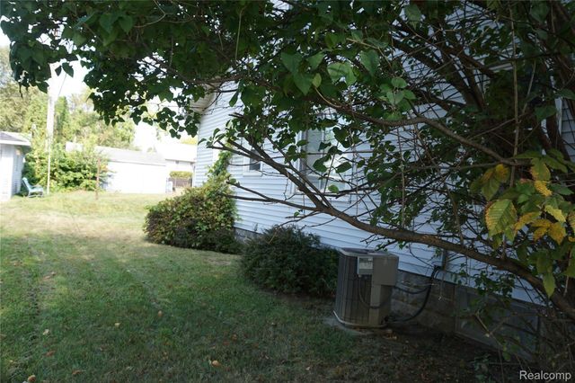 2008 University Avenue, Flint, MI 48504